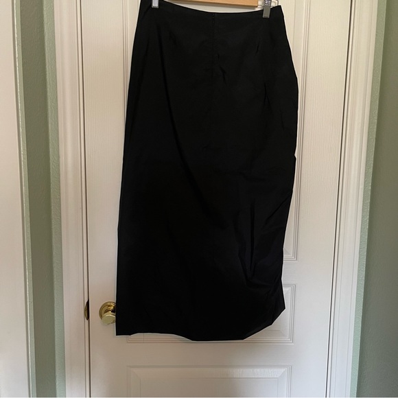 Italian-Made Black Midi-to-Maxi Asymmetrical Skirt with Side Ruching - Size M - Picture 4 of 6